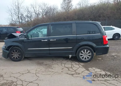 2015 Chrysler Town & Country Touring from USA, damaged, VIN 2C4RC1BG3FR620824